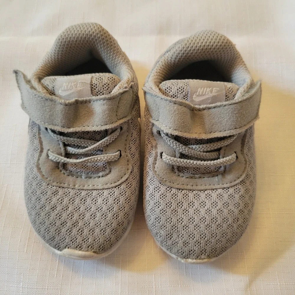 Nike 4C Sneakers Grey White Mesh Hook Loop Strap TANJUN Easy On Luxury Shoes